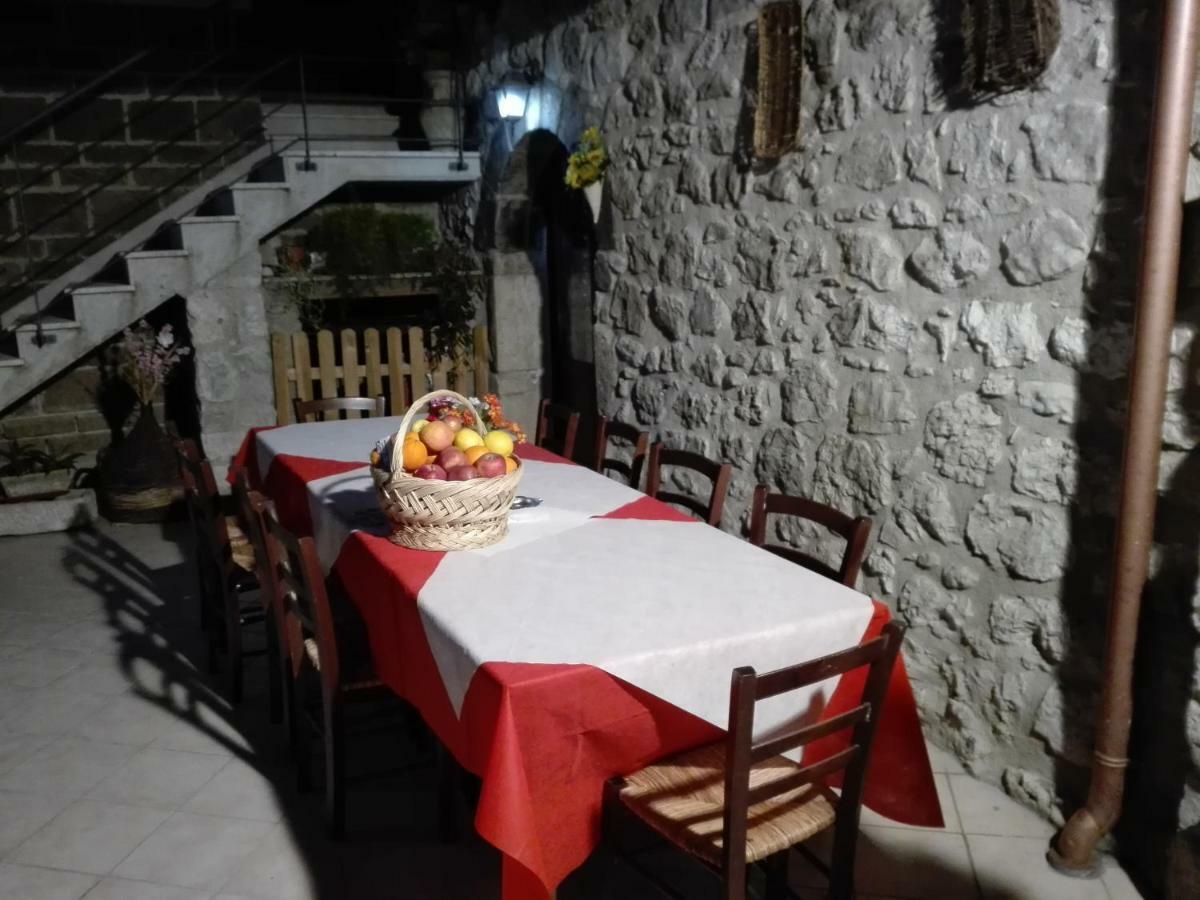 Borgo Degli Amici Villa Faicchio Exteriör bild